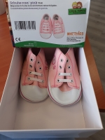 Schoentjes roze met witte veters - 65 cm